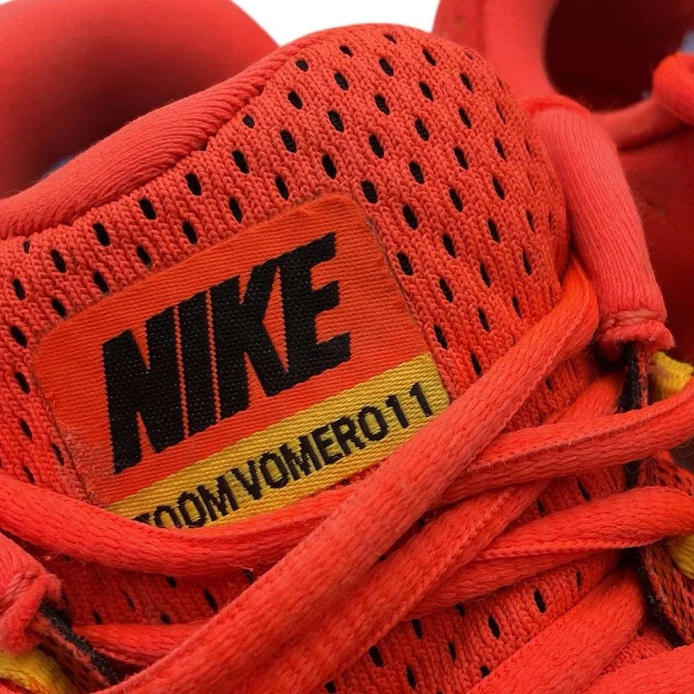 Nike Zoom Vibrant Red Running Shoes.Zoom Vomero11 size 8.5‎